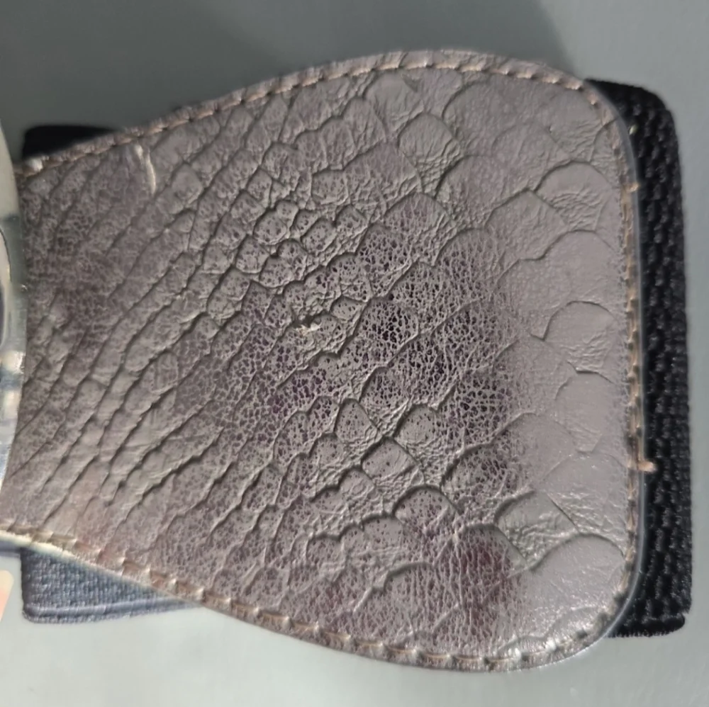 Silver Buckle Belt polyester size Medium‎